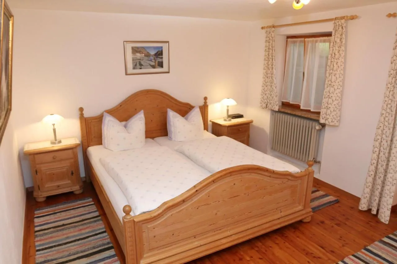 Gaestehaus Gmundtal بيسخوفسويسن شقة